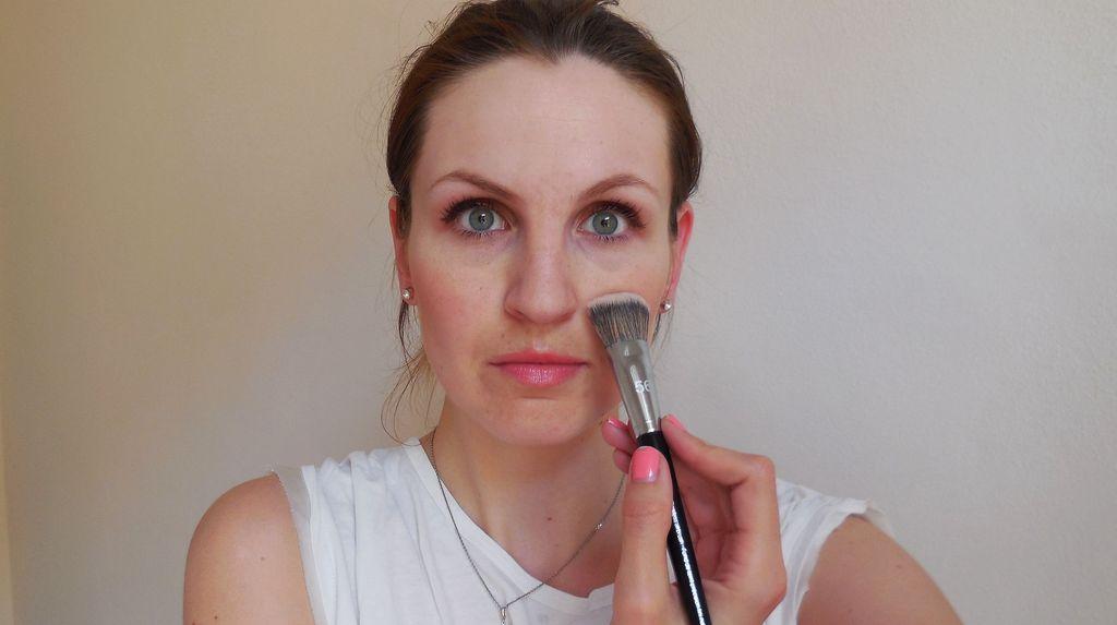10 tipů pro aplikaci tekutého make-upu