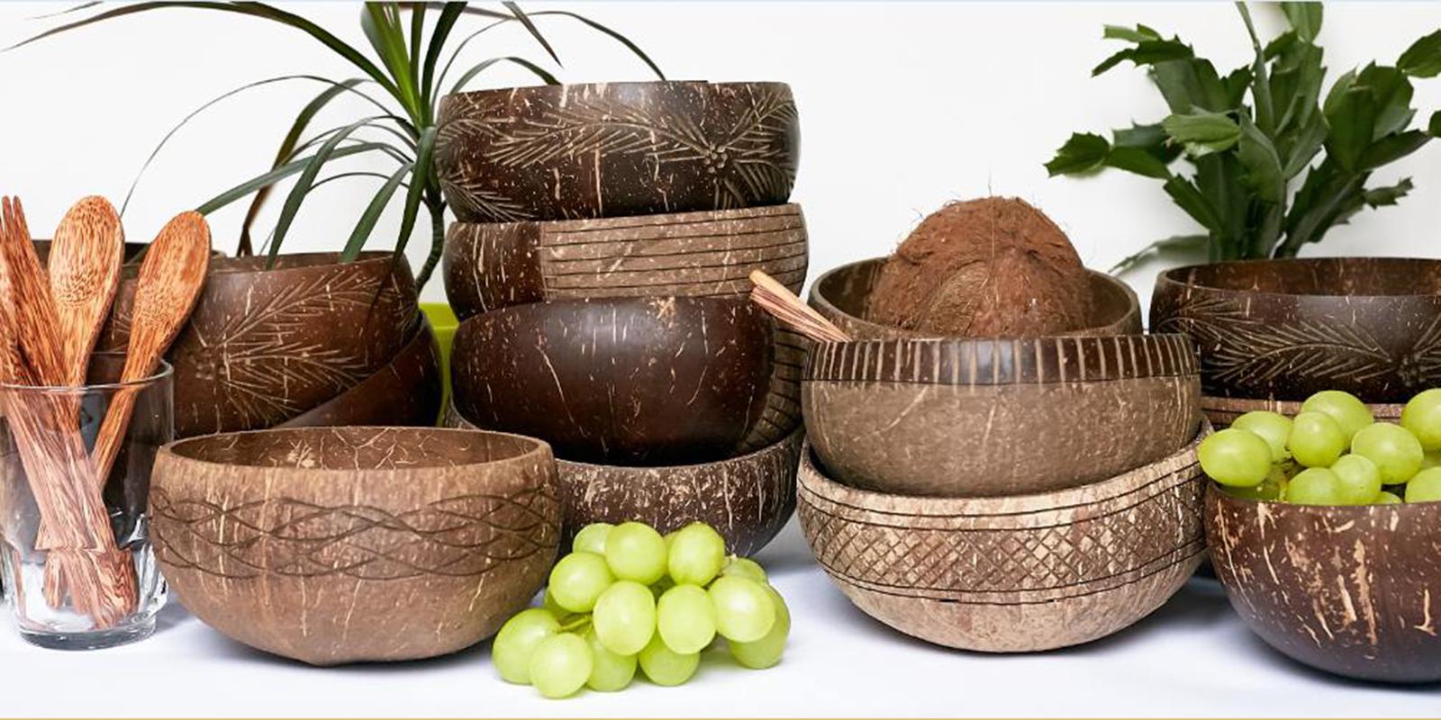 Produkty od Tropikalia, kokosové misky, příbory ze dřeva