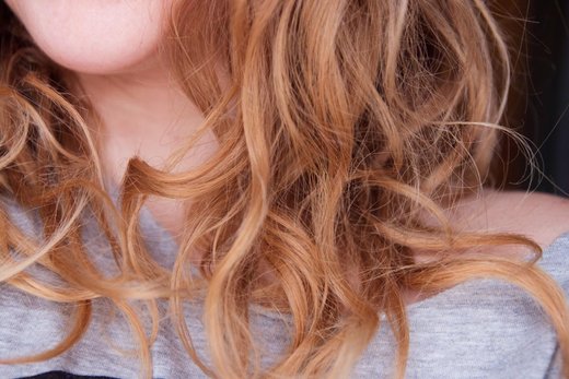 5 tipů, jak se vypořádat s elektrizujícími vlasy