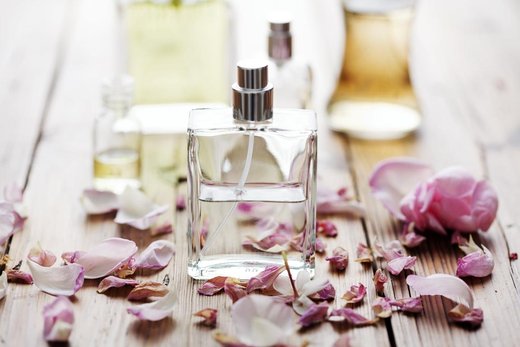 Přírodní olejový parfém