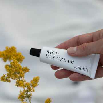 by mukk Bohatý denní krém, Exspirace 11/12/2022 30 ml