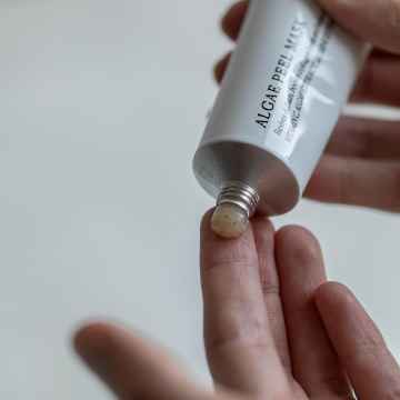 by mukk Peelingová maska z mořských řas, Lehce poškozený obal 60 ml